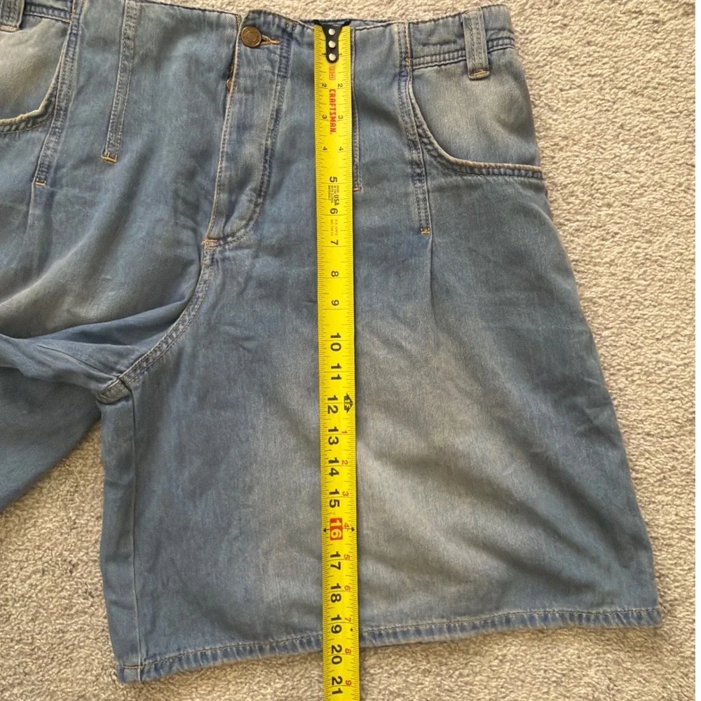 We The Free Free People Blue Denim Wide Leg Pleated Button Fly Shorts Size 32